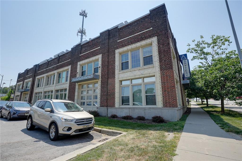 3001 Gillham Road, Kansas City, MO 64108