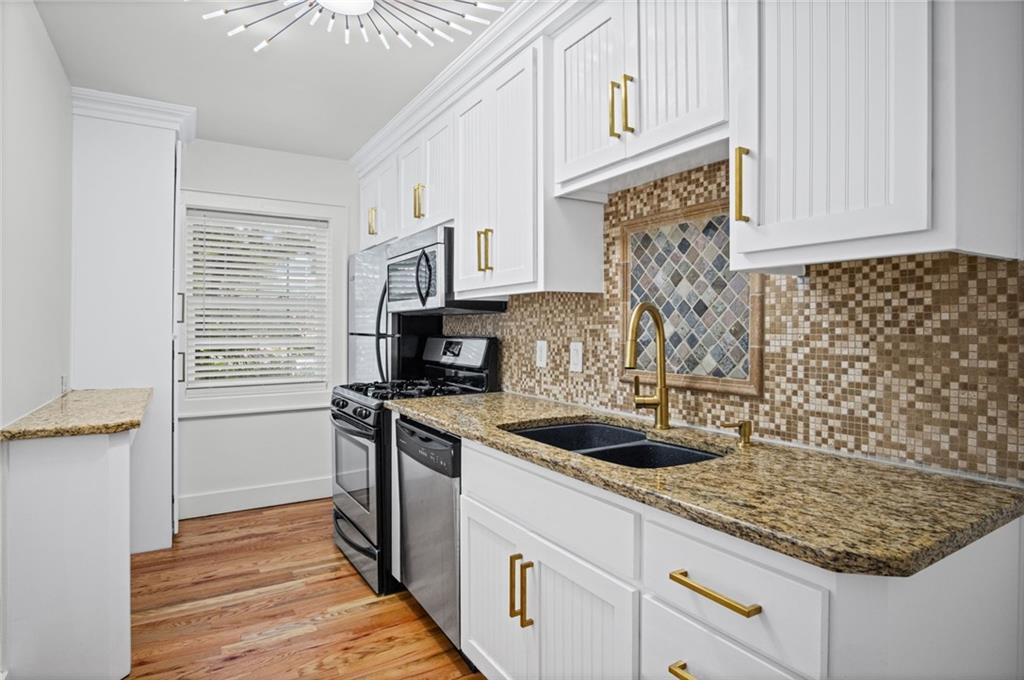 1207 W 45th Street, Kansas City, MO 64111