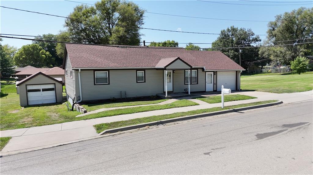 404 6th Street, Savannah, MO 64485