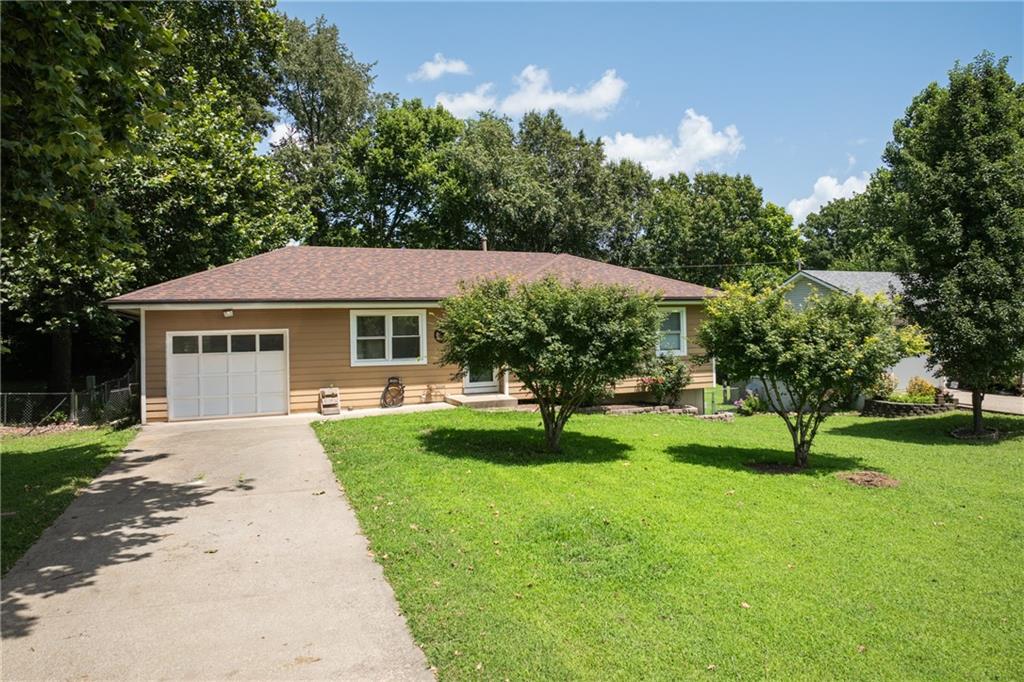 23 SE 190th Road, Warrensburg, MO 64093
