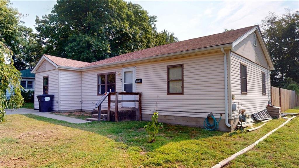 1418 N Cedar Street, Nevada, MO 64772