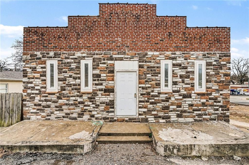 11303 E Truman Road, Independence, MO 64050