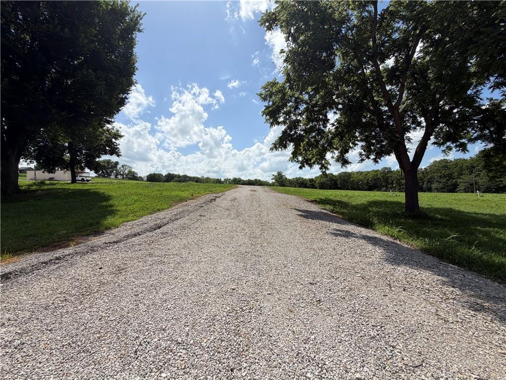 15749 206th Street, Tonganoxie, KS 66086