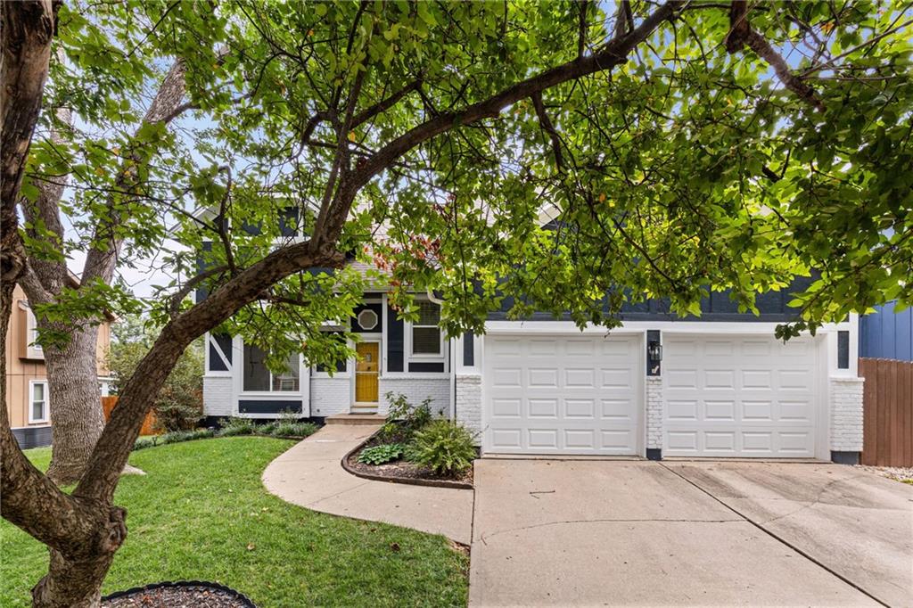8933 Woodstone Street, Lenexa, KS 66219