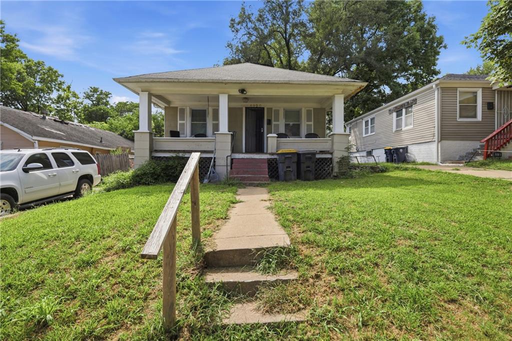 6920 S Benton Avenue, Kansas City, MO 64132