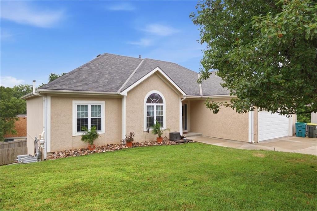413 Hillbrook Court, Lansing, KS 66043