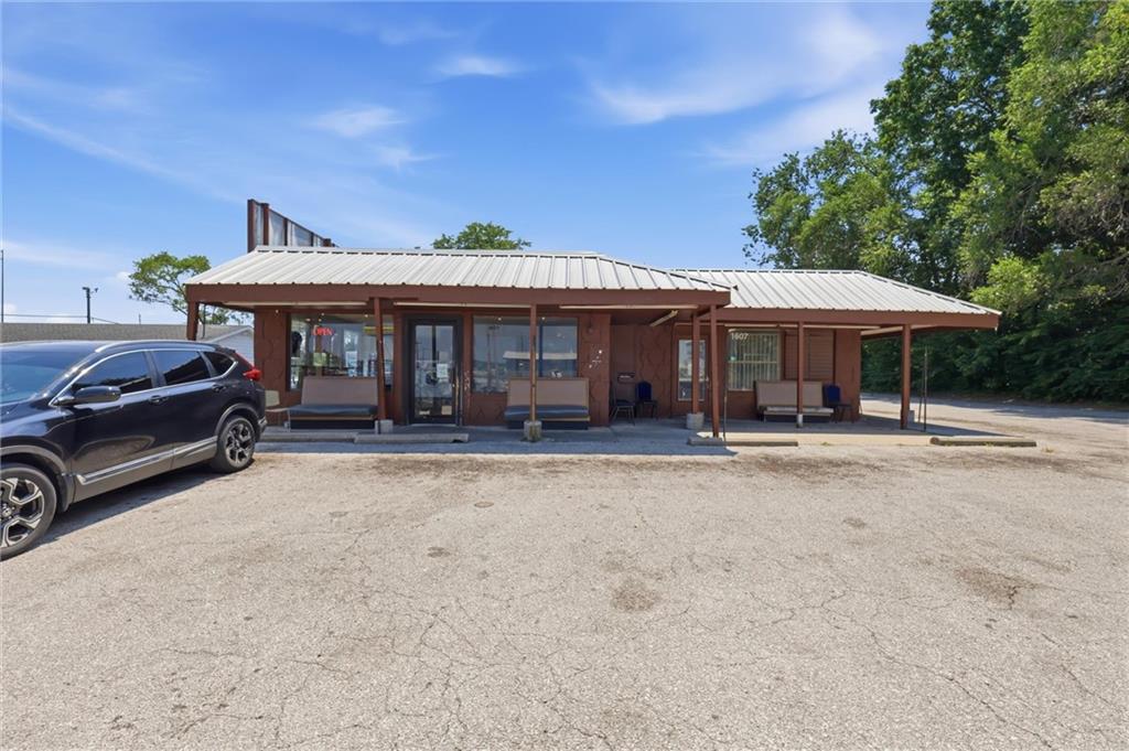 1607 Little Avenue, Grandview, MO 64030