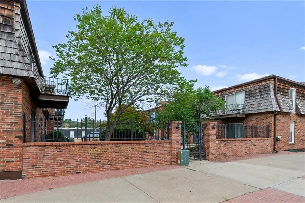 4426 Jarboe Street, Kansas City, MO 64111