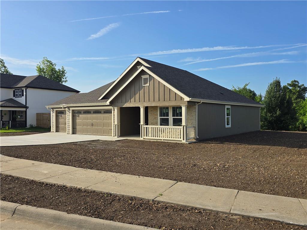 1602 Bluestem Drive, Ottawa, KS 66067