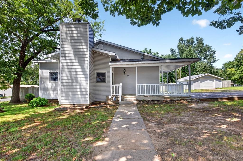 528 W Ashland Street, Nevada, MO 64772