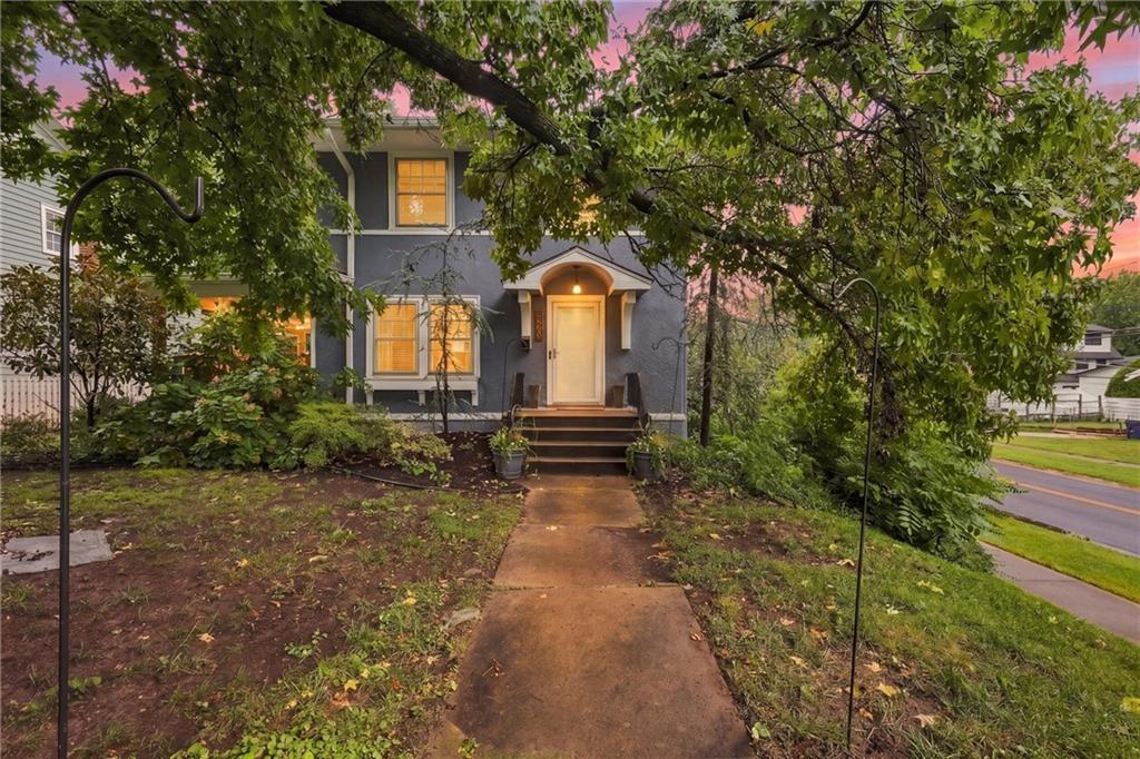 5900 Oak Street, Kansas City, MO 64113