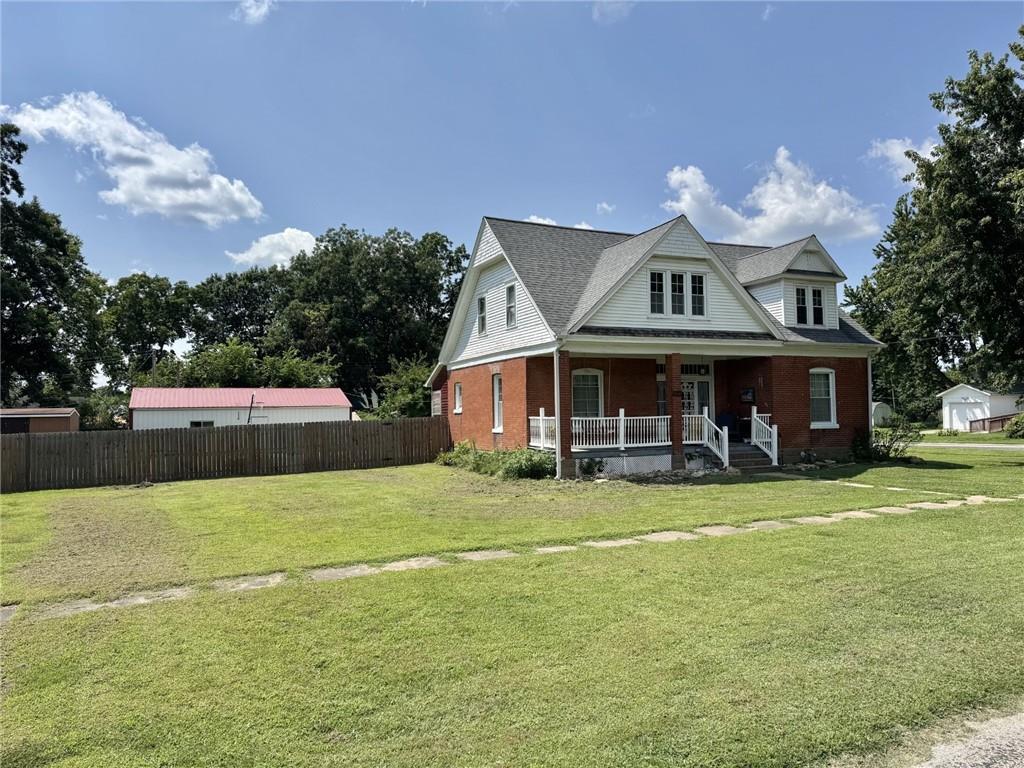 200 S Moulton Street, Leeton, MO 64761