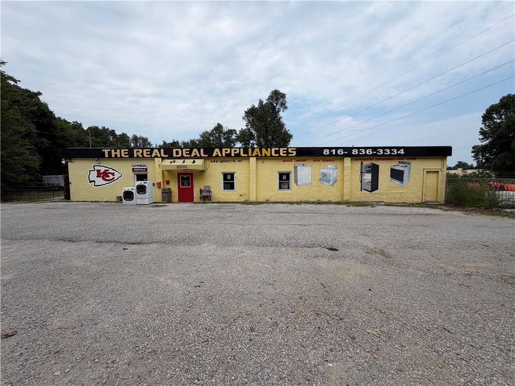 8918 E Winner Road, Independence, MO 64052