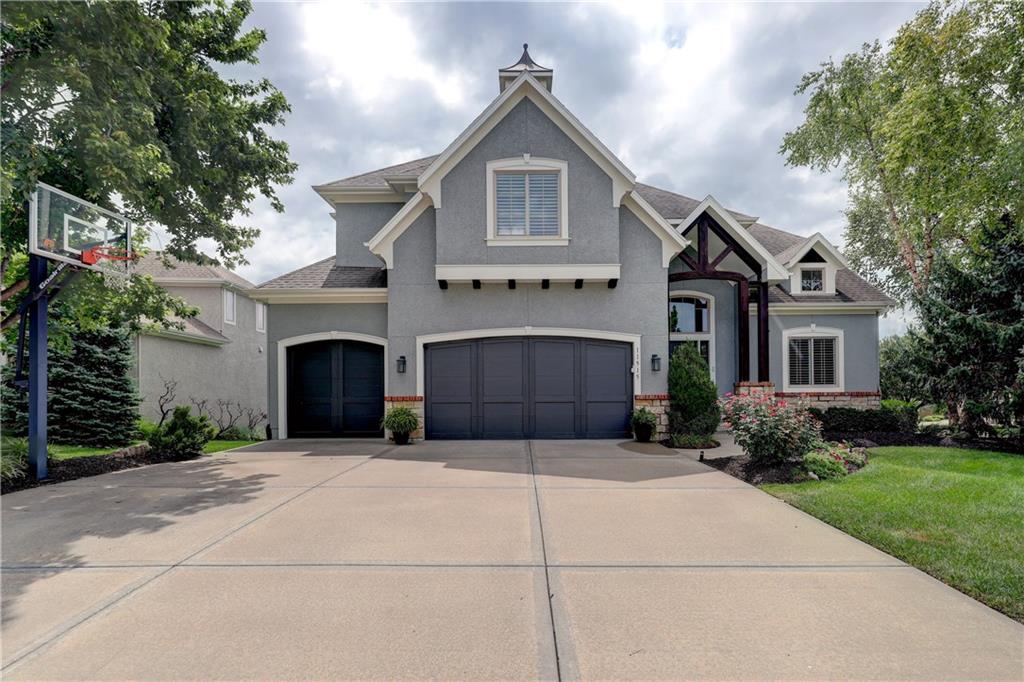 11515 W 165th Terrace, Overland Park, KS 66221
