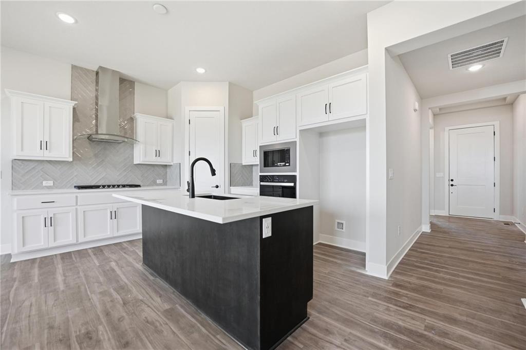 1407 N 163rd Circle, Basehor, KS 66007