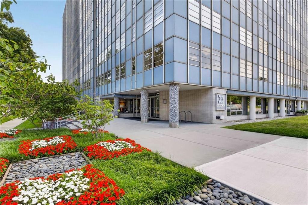 333 W Meyer Boulevard, Kansas City, MO 64113
