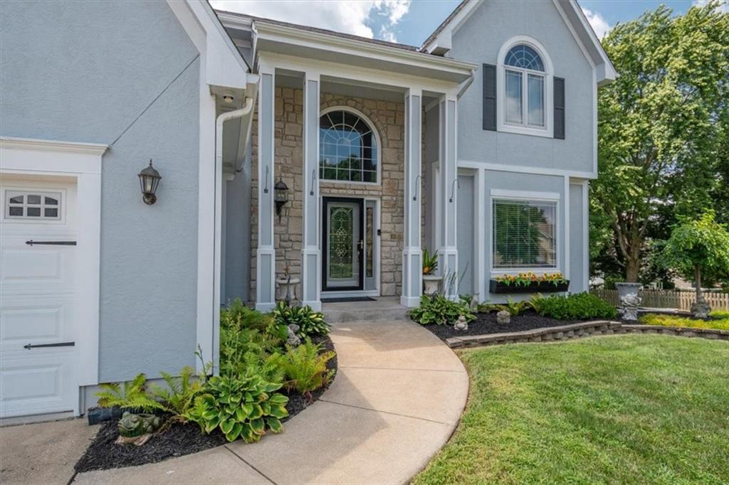 2525 SE Nottingham Drive, Lee's Summit, MO 64063