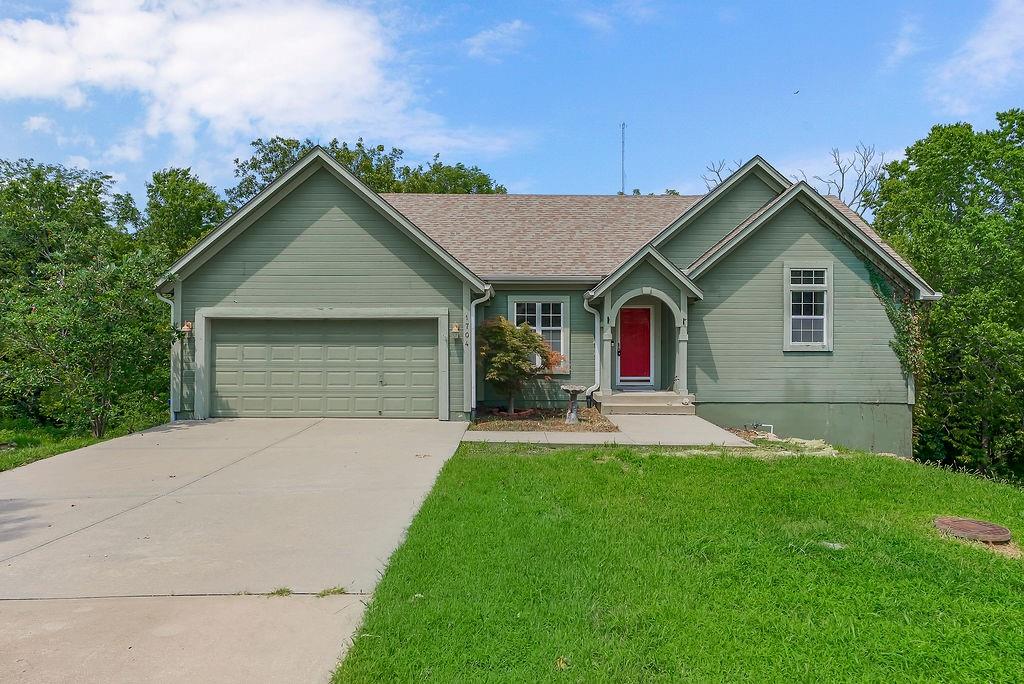 1704 Hunter Drive, Olathe, KS 66061