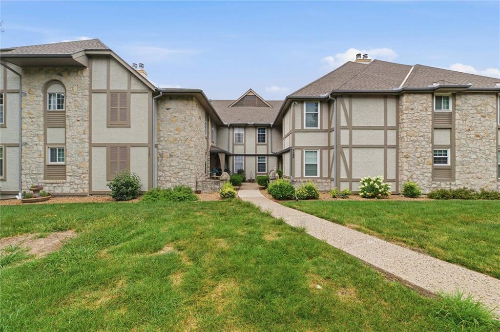 1121 NW 12th Street, Blue Springs, MO 64015