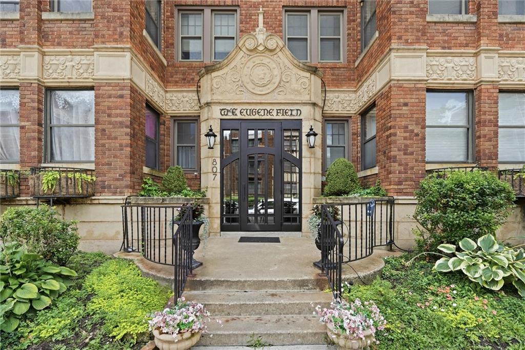 807 W 48th Street, Kansas City, MO 64112