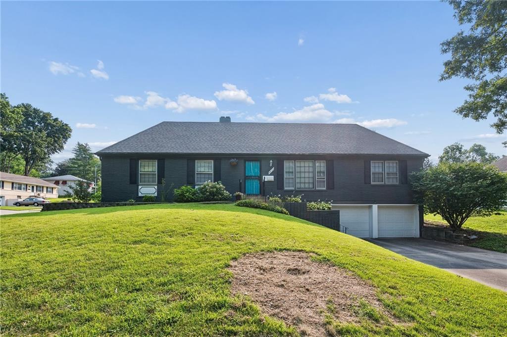4835 NE Sherwood Drive, Kansas City, MO 64119