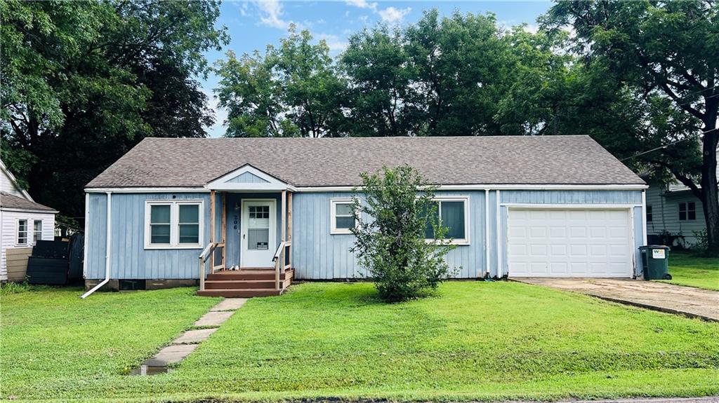 206 S 5th Street, Louisburg, KS 66053