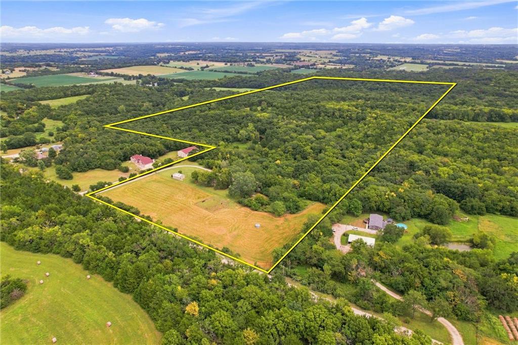 30405 Oak Grove Road, Paola, KS 66071