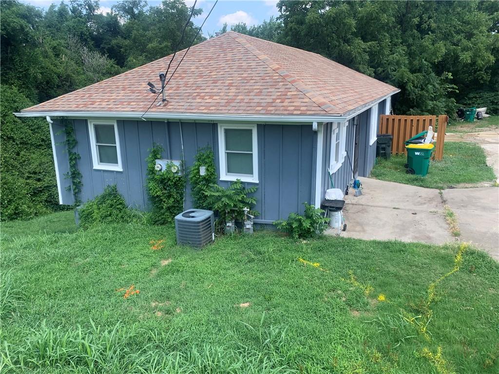 2440 S 53RD Lane, Kansas City, KS 66106