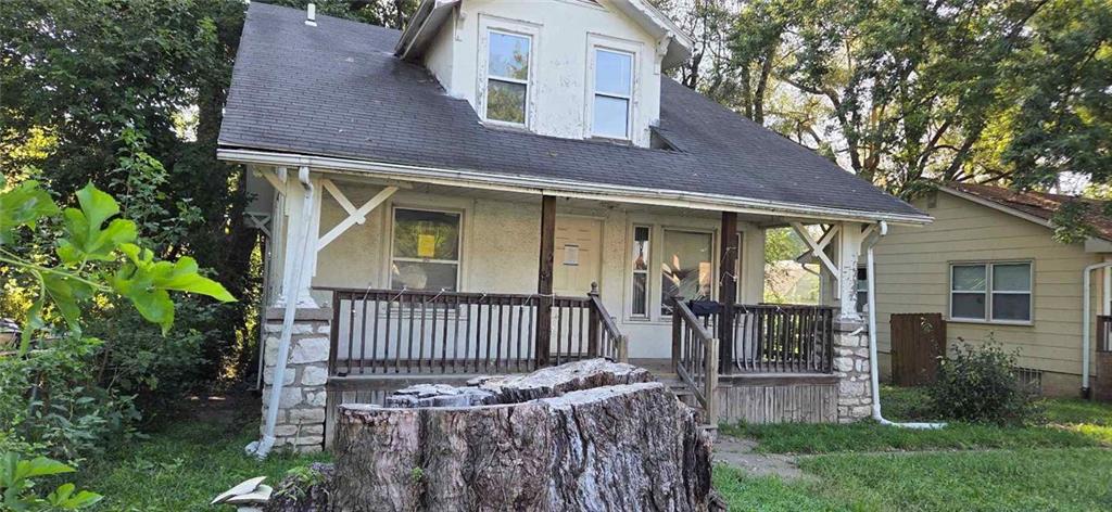 121 N ASH Avenue, Independence, MO 64053