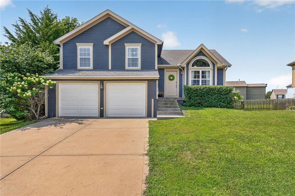10820 N Smalley Court, Kansas City, MO 64157