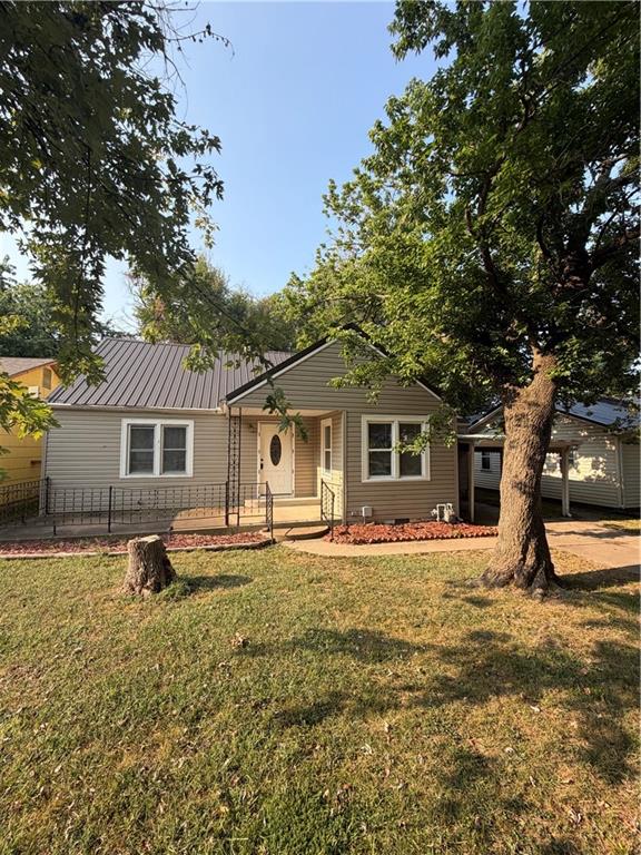 3132 Grand Avenue, Parsons, KS 67357