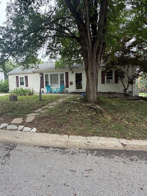 2701 Southeast Trail, St Joseph, MO 64506