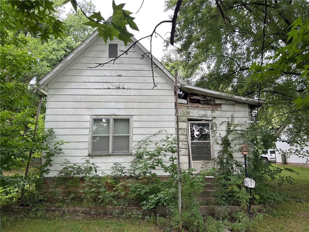 710 S Washington Street, Nevada, MO 64772