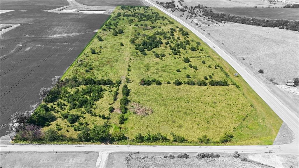1700 North Dakota Road, Iola, KS 66749