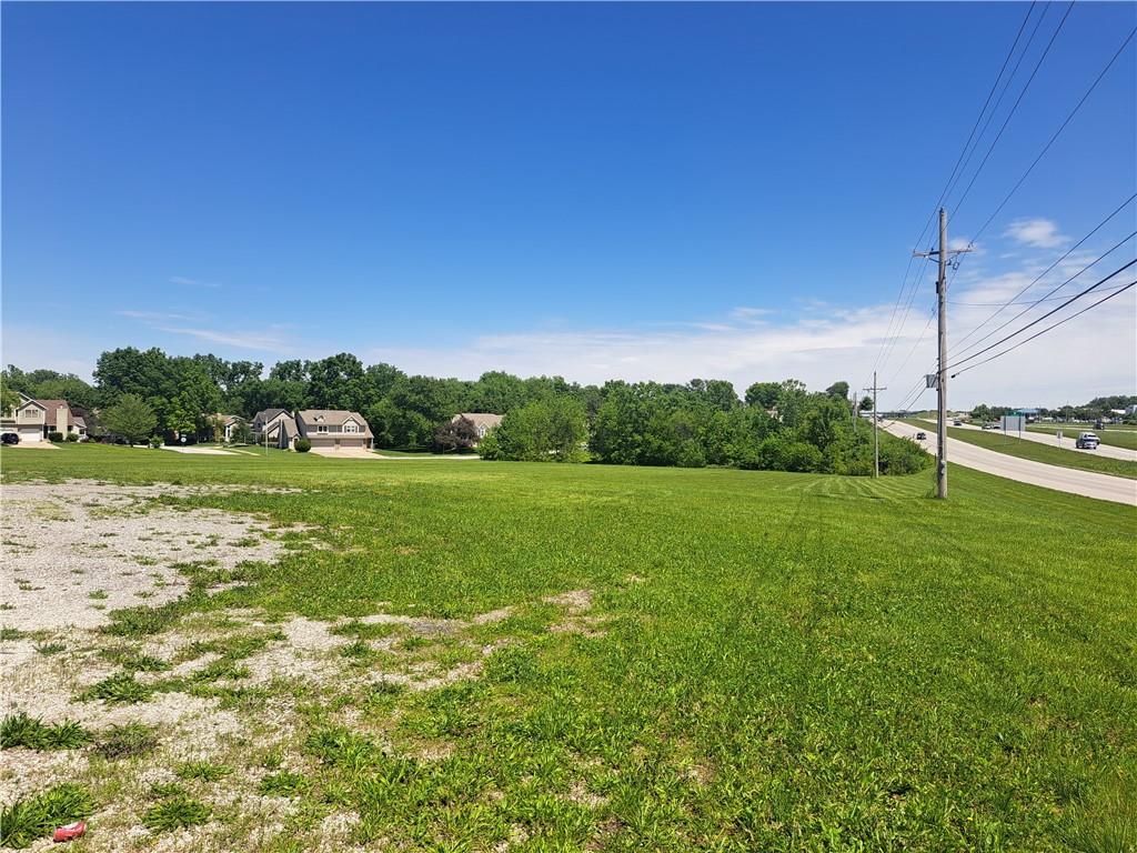 1200 SE Vista Drive, Lee's Summit, MO 64063