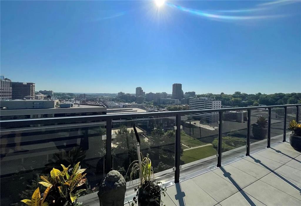 4712 P Roanoke Parkway Parkway, Kansas City, MO 64112