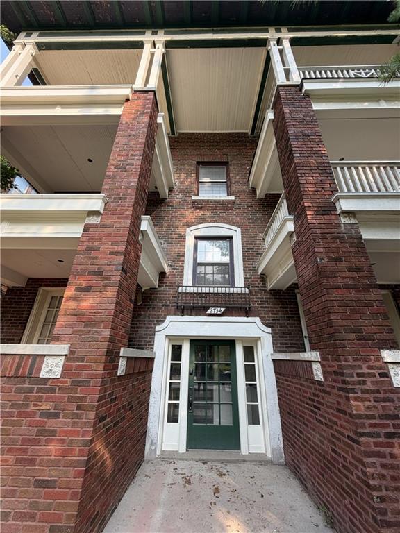 2734 Charlotte Street, Kansas City, MO 64109