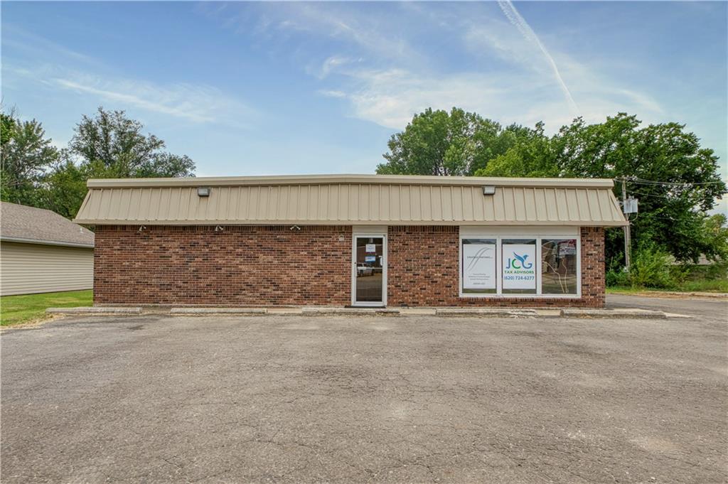 605 W Saint John Street, Girard, KS 66743