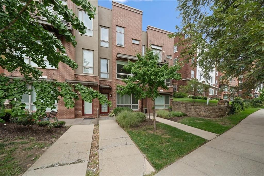 4524 Mill Creek Parkway, Kansas City, MO 64111