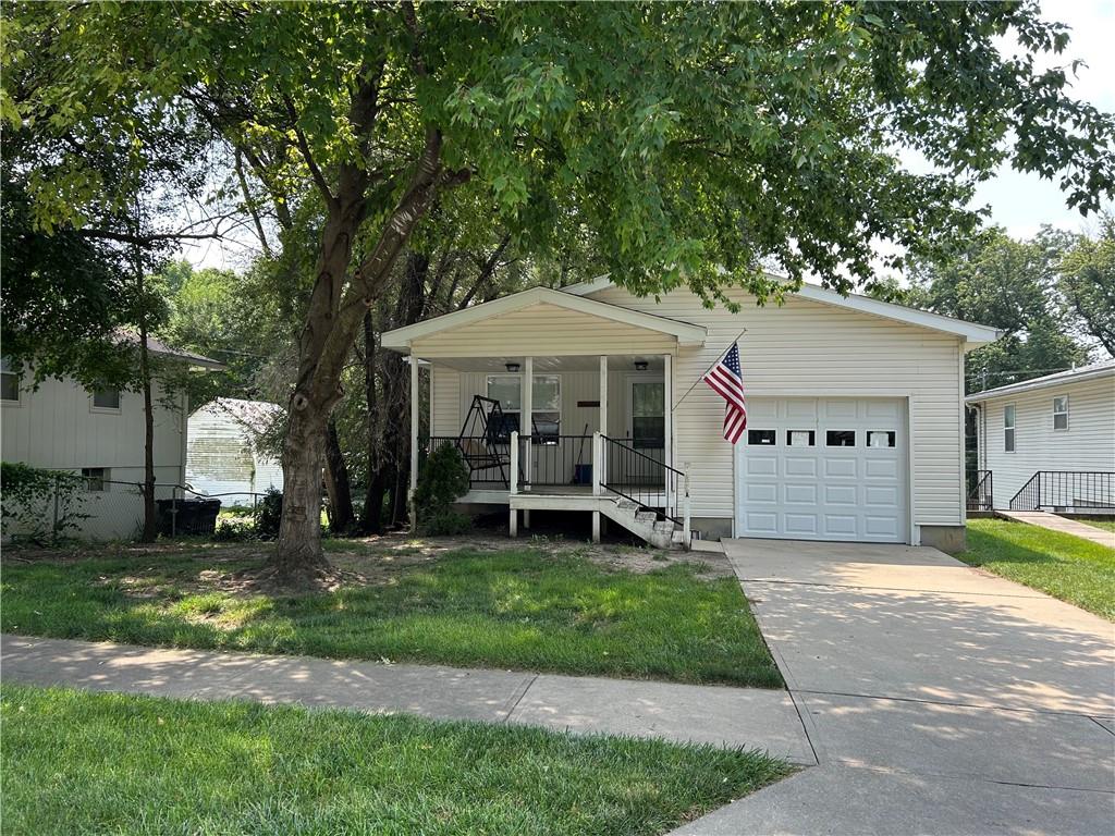 725 A & B Kiowa Street, Leavenworth, KS 66048