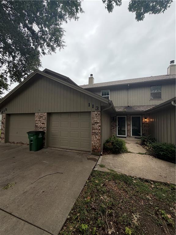 113 Greystone Drive, Lee's Summit, MO 64086