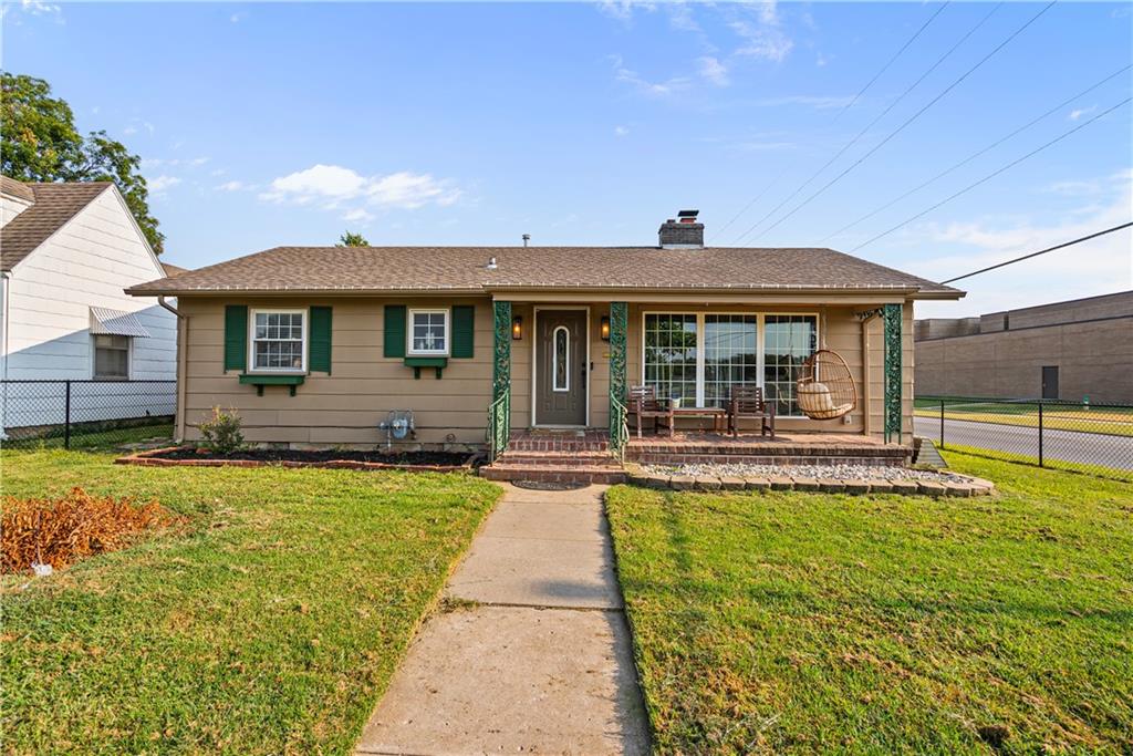 1323 W 3rd Street, Coffeyville, KS 67337