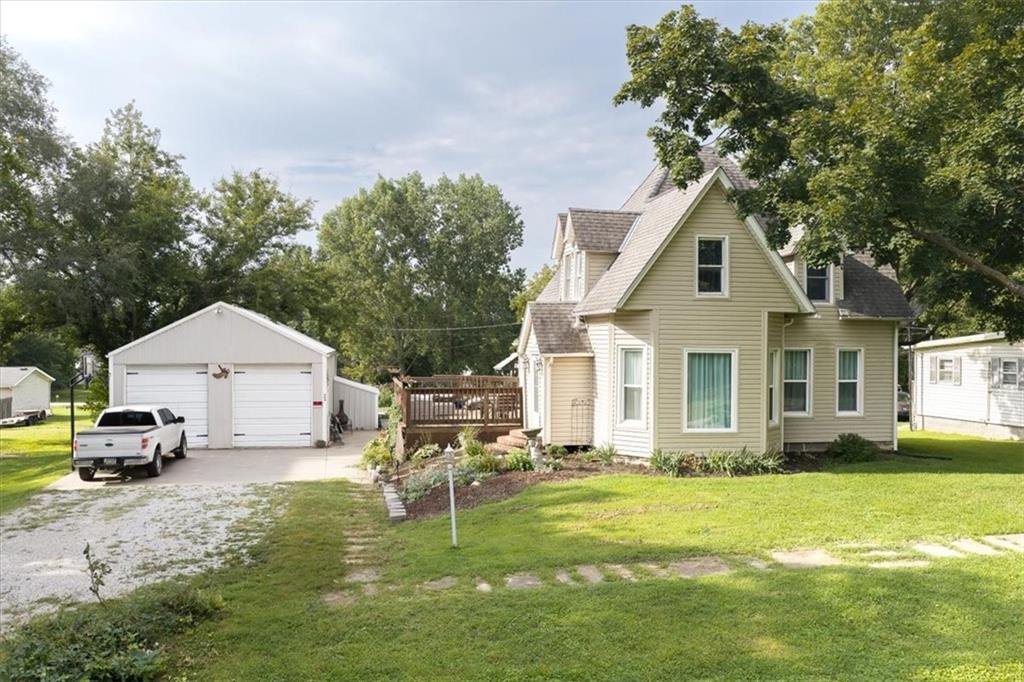 409 E lucy Street, McLouth, KS 66054