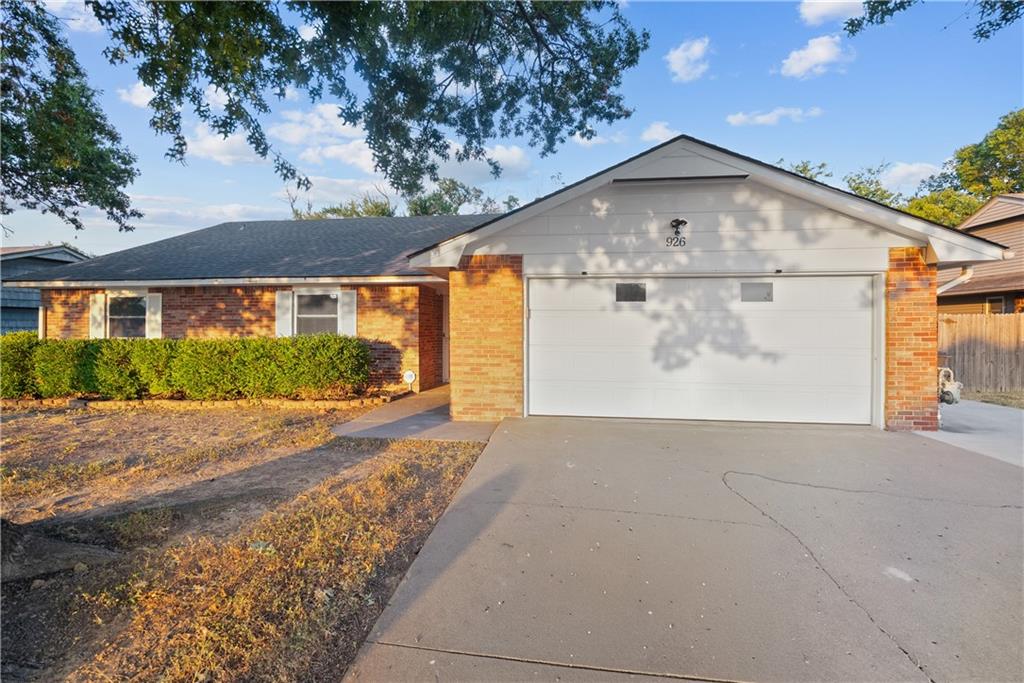 926 Lariat Drive, Bartlesville, OK 74006