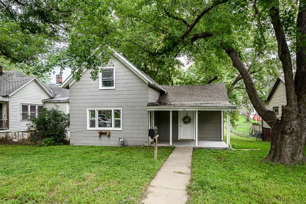 1207 S 2nd Street, Leavenworth, KS 66048