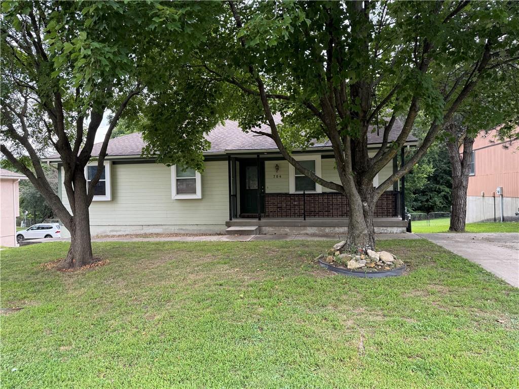 704 Hillcrest Street, Pleasant Hill, MO 64080