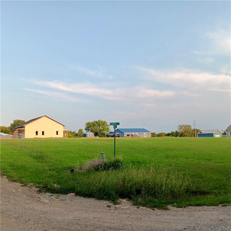 1 Newberry Drive, Linn Valley, KS 66040