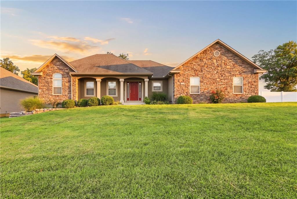 628 Oakmont Drive, Warrensburg, MO 64093