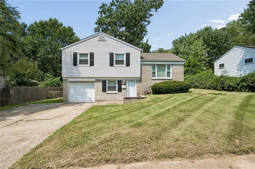 16412 E 32nd Street, Independence, MO 64055