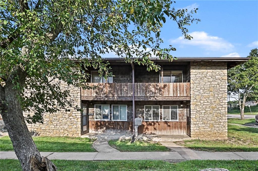 1225 N 77th Terrace, Kansas City, KS 66112